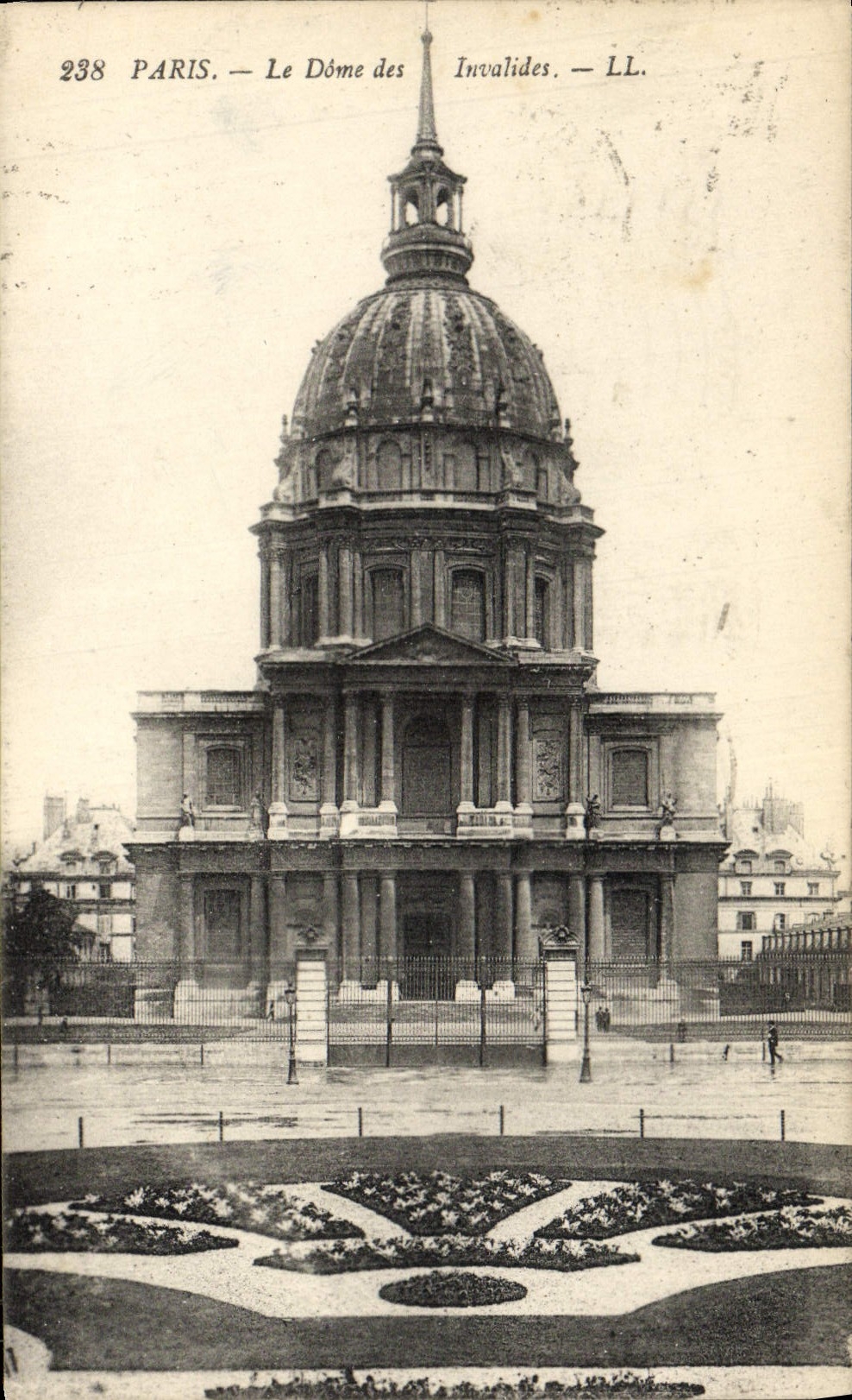 CPA Paris Le Dome Des Invalides