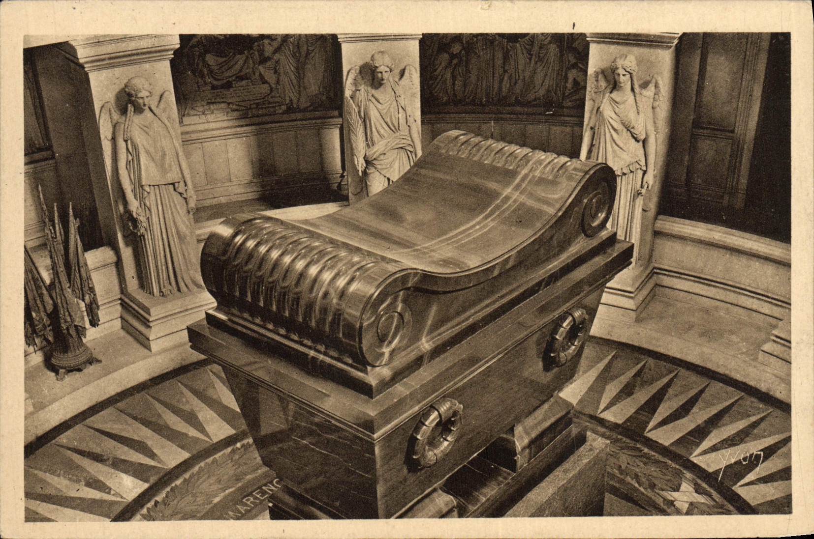 CPA Paris En Flanant Sarcophage De l'Empereur Napoleon 1er