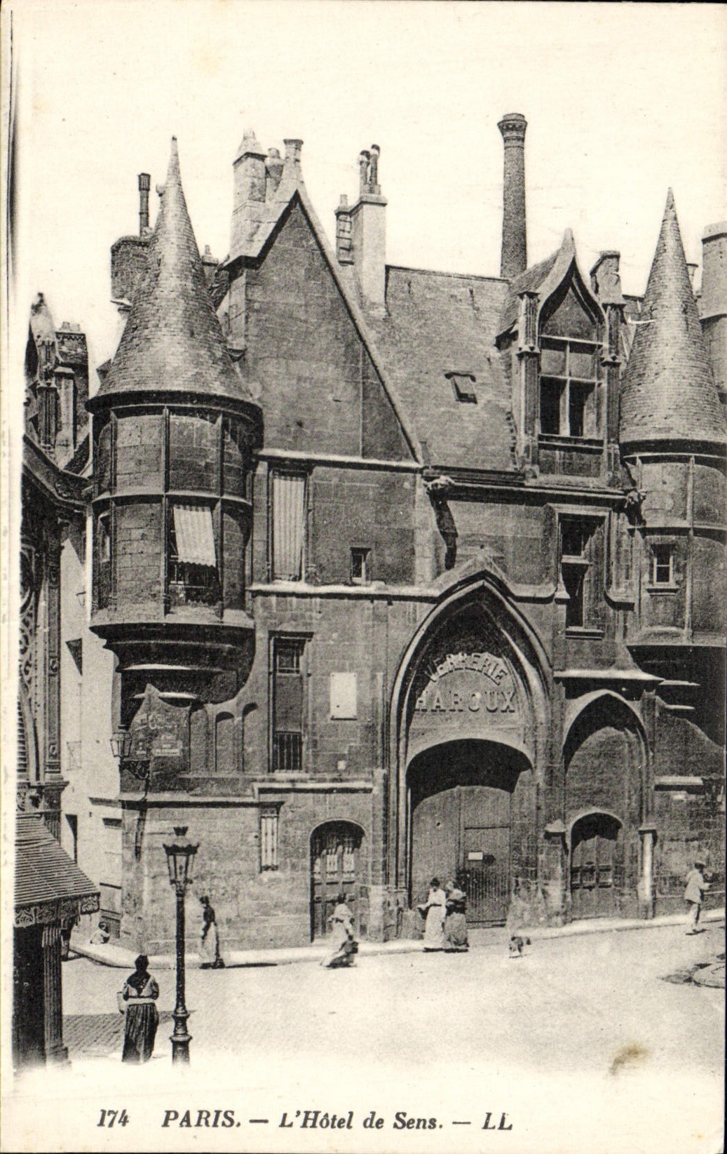 CPA Paris L'Hotel De Sens