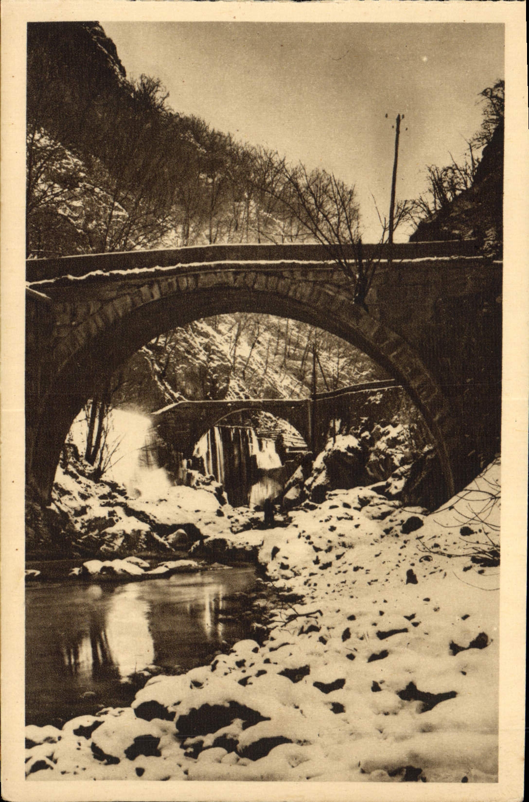 VINTAGE POSTCARD Dauphine Fourvoirie Guiers In Winter