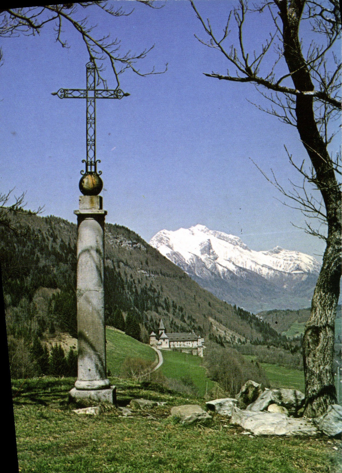 POSTAL MODERNA Abbey De Tamie Seen de la cruz de pajas