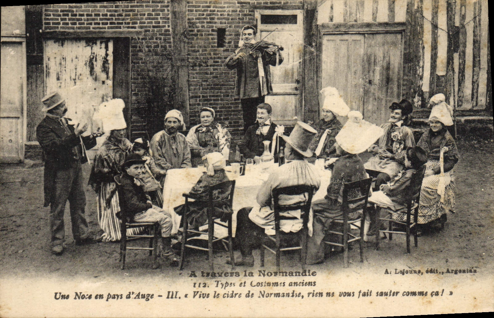 CPA A Travers La Normandie Types Et Costumes Anciens Une Noce En Pays d'Auge Folklore