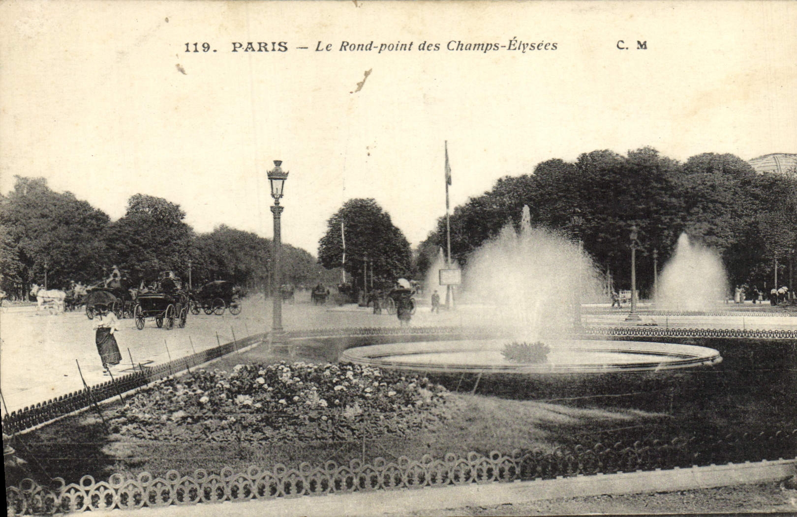 CPA Paris Le Rond Point Des Champs Elysees