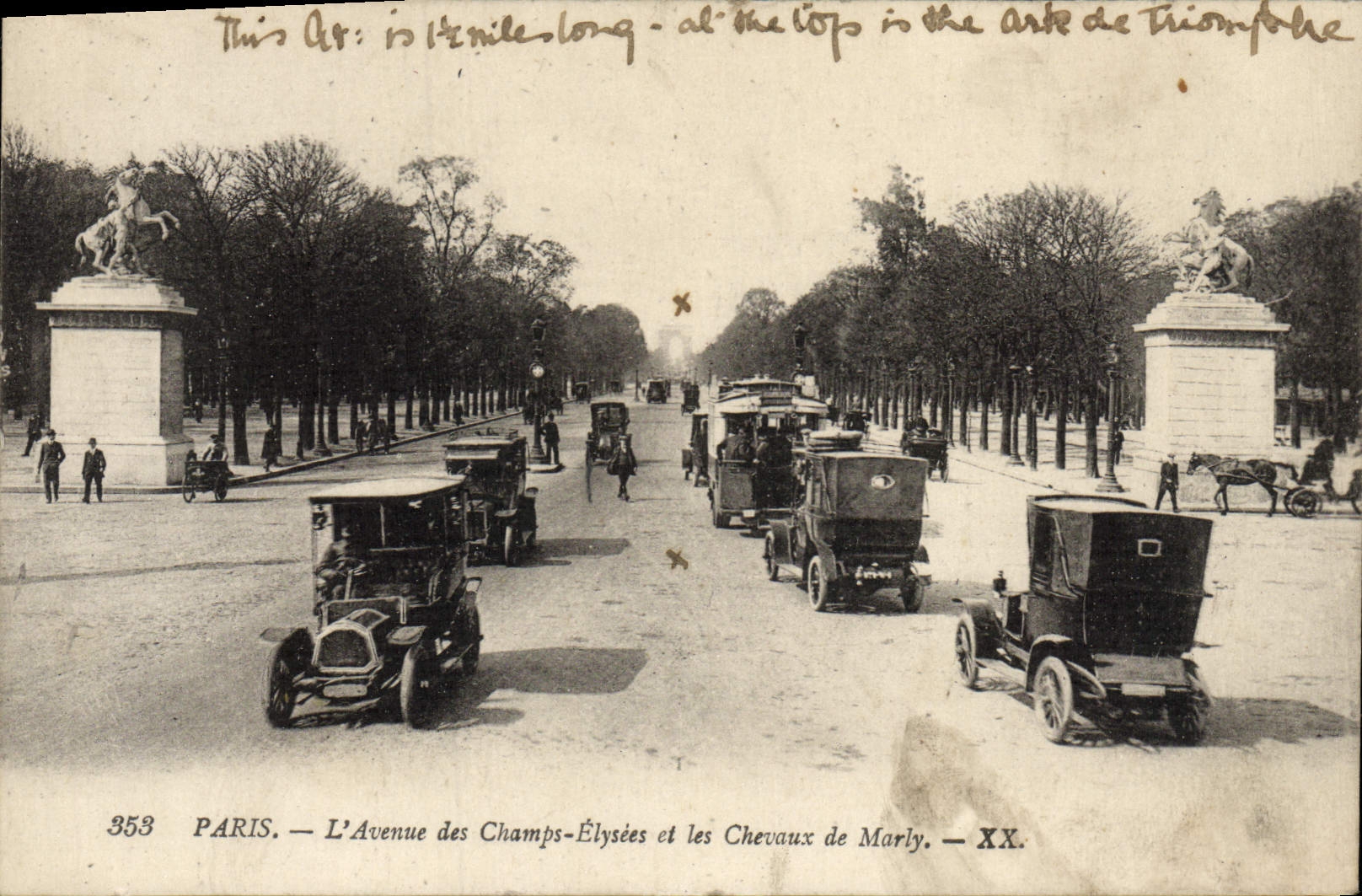 CPA Paris L'Avenue Des Champs Elysees Et Les Chevaux De Marly Automobile