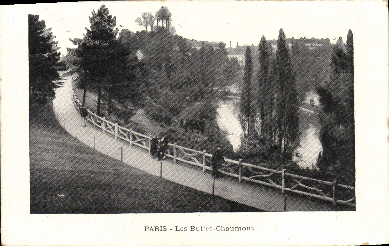 CPA Paris Les Buttes Chaumont