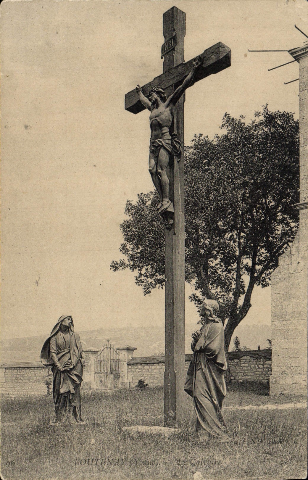 CPA Voutenay Le calvaire 