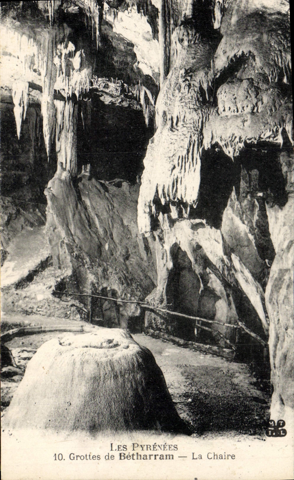 CPA Les Pyrenees Grottes De Betharram La chaire