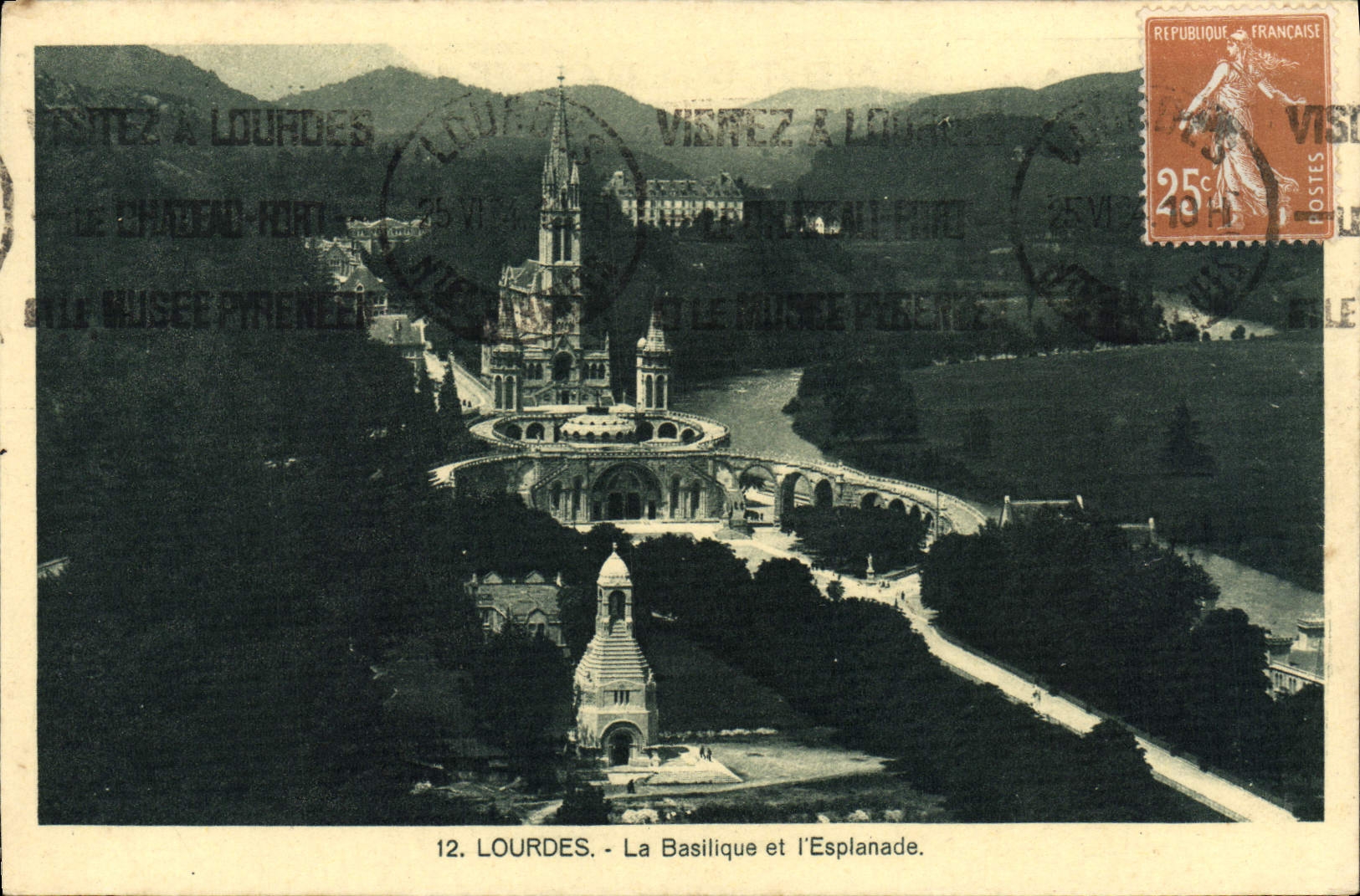 VINTAGE POSTCARD Heavy the Basilica And the Esplanade