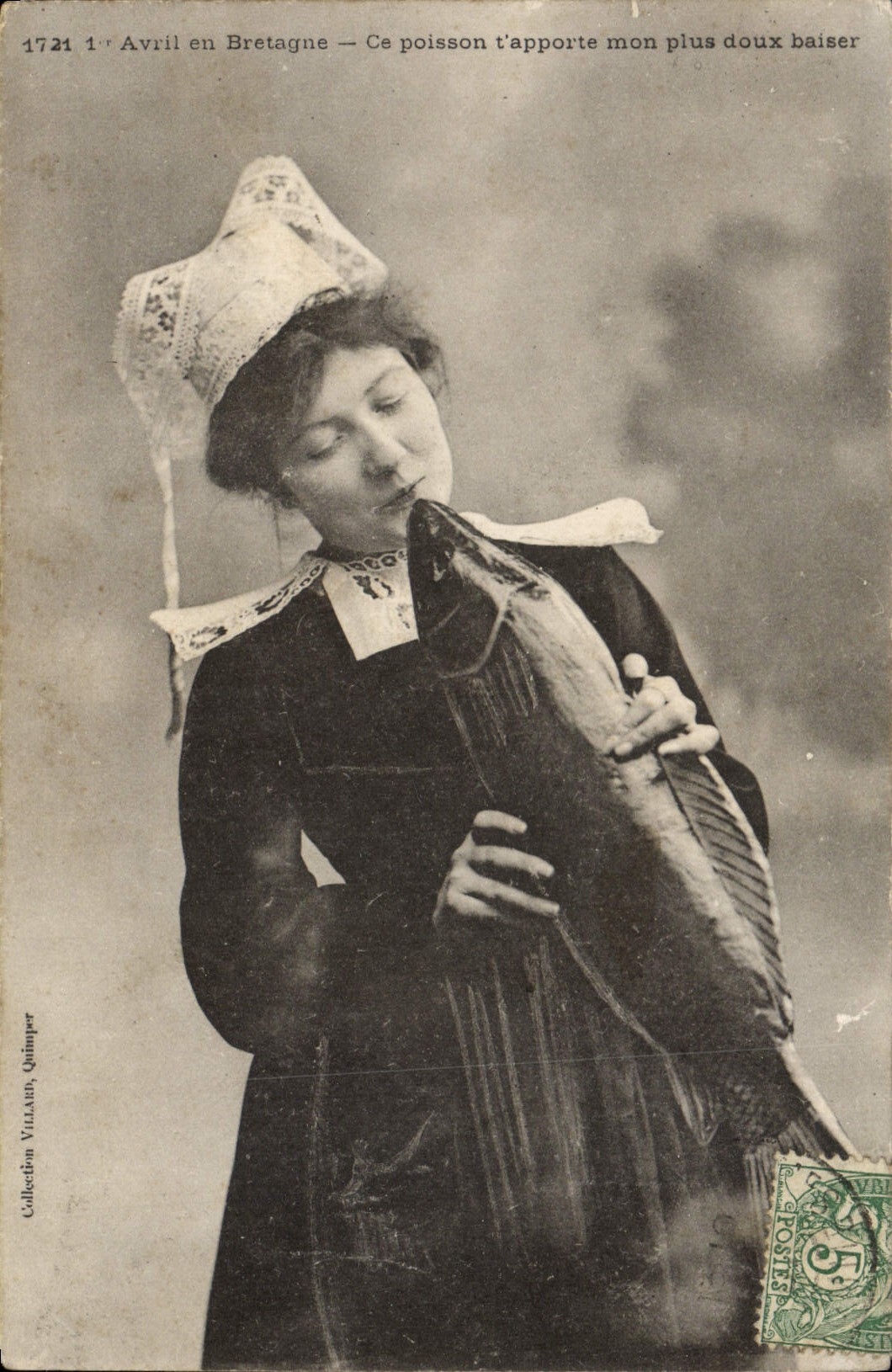 CPA 1er Avril en Bretagne Femme Folklore