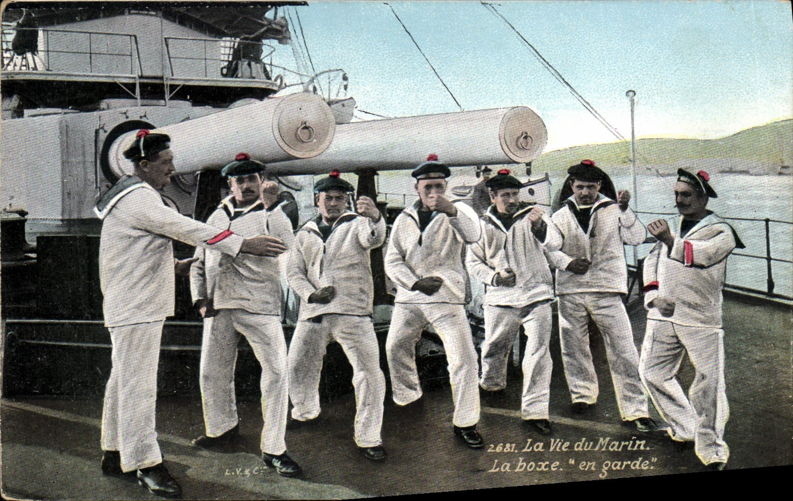 CPA Bateau La vie de marin La boxe en garde