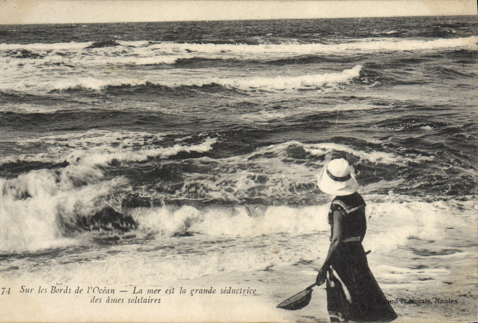 VINTAGE POSTCARD On the edges of the LFemme ocean