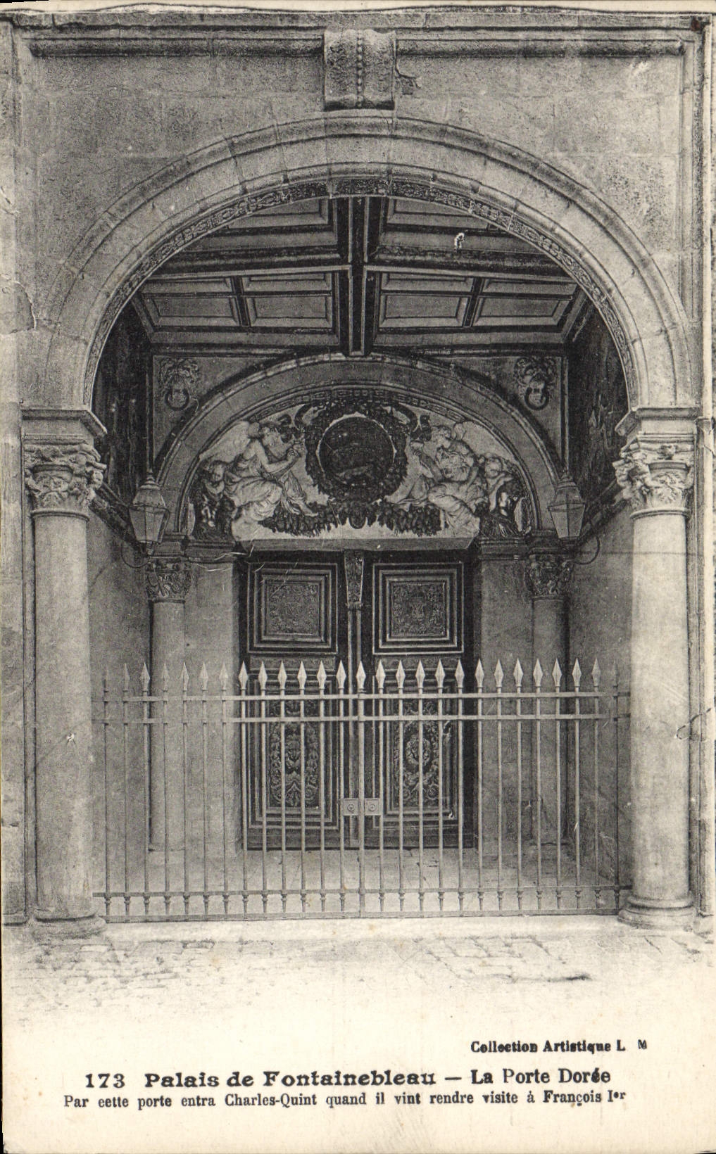 VINTAGE POSTCARD Palate of Fontainebleau the Gate Golden