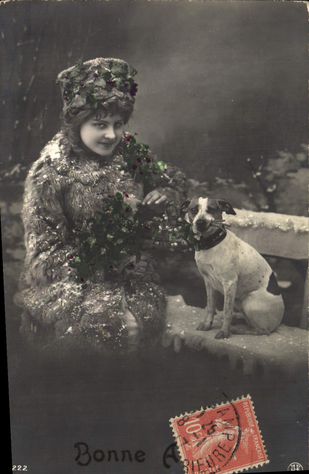 CPA Fantaisie Femme Chien