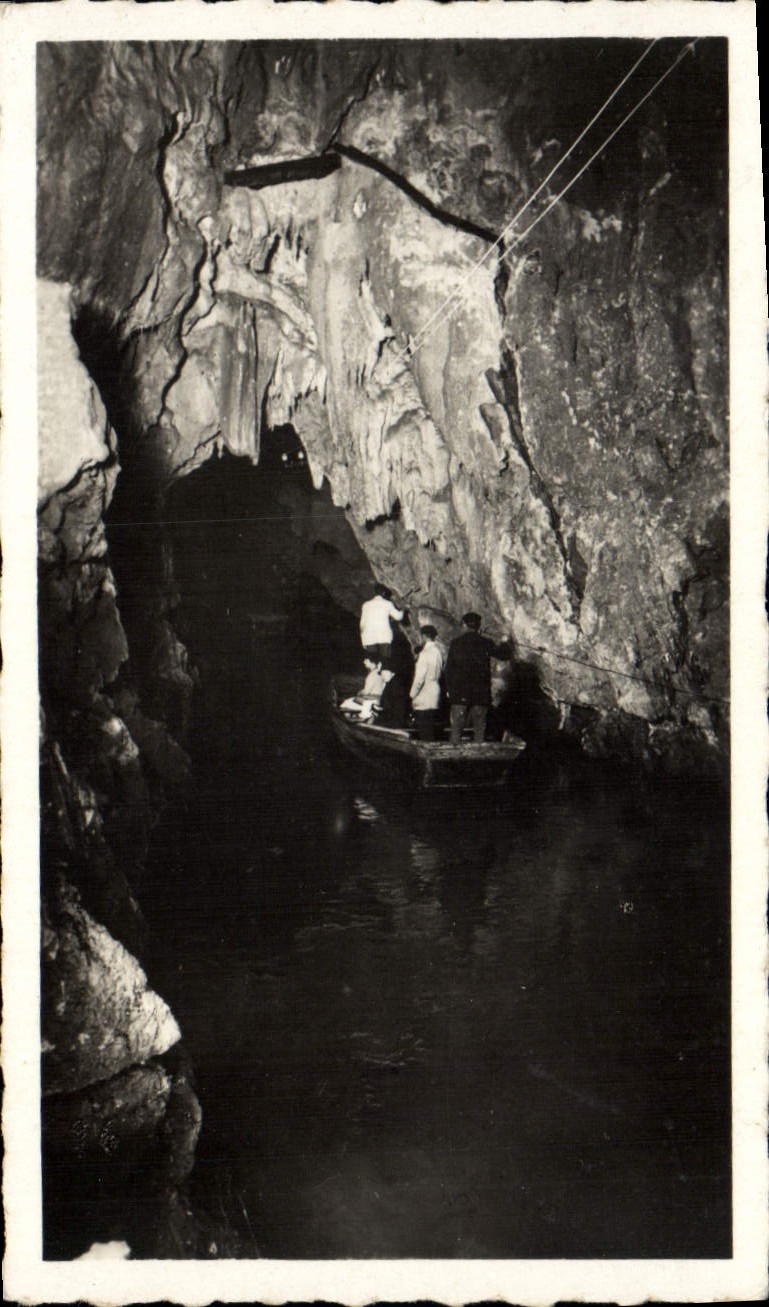 CPM Les grottes de Betharram La riviere Passage de la porte de Dante