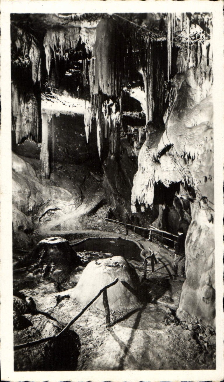 CPM Les grottes de Betharram La chaire et le bassin