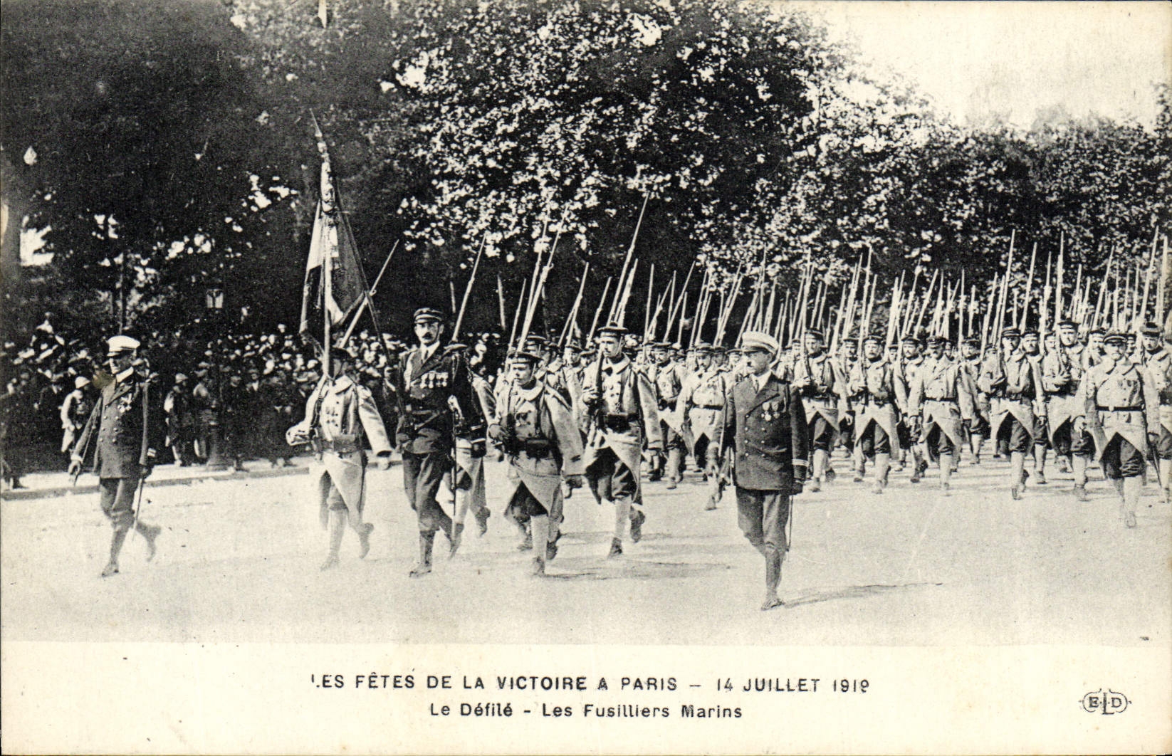 CPA Paris Les Fetes De La Victoire 14 juillet 1919 Le defile Les fusilliers marins Militaria 