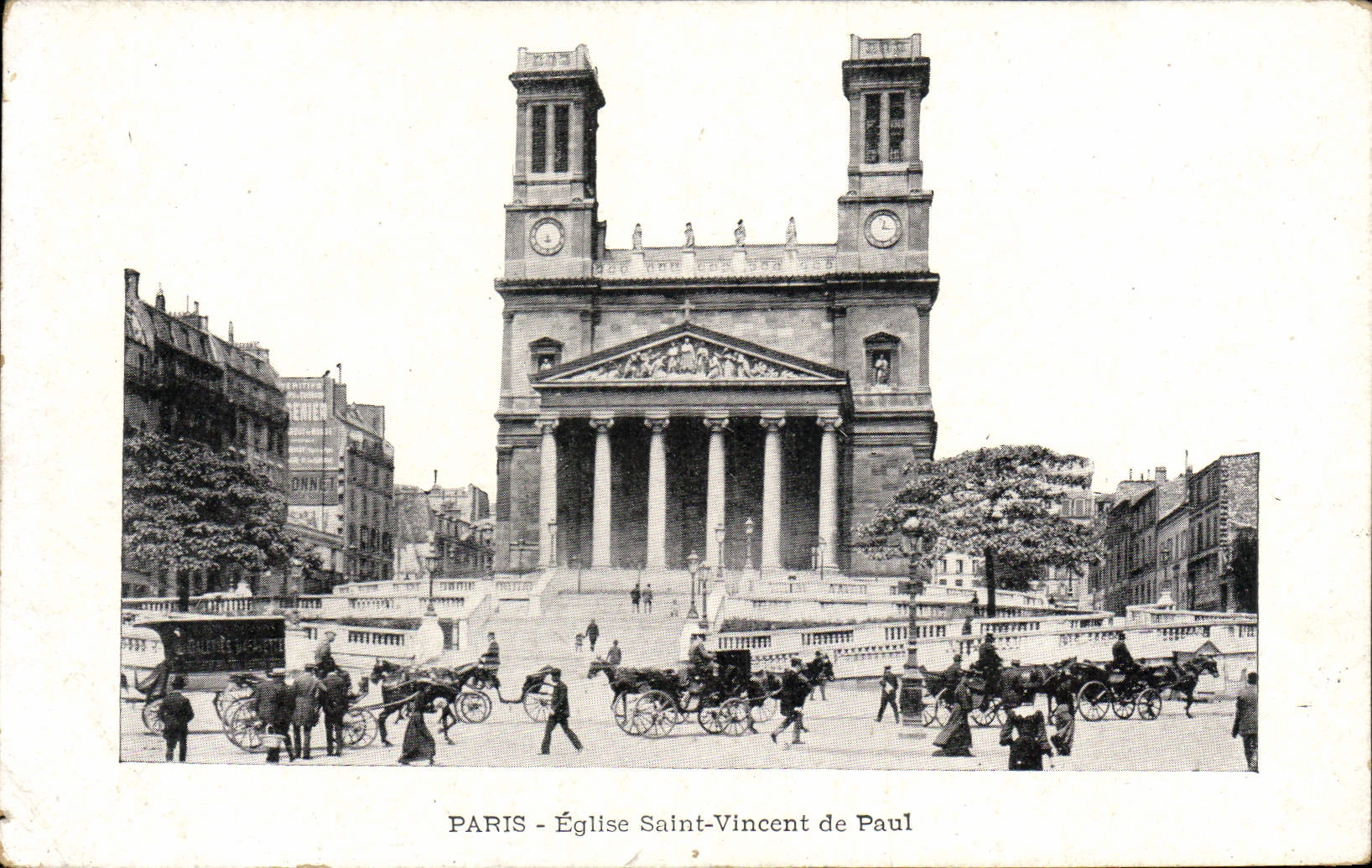 CPA Paris Eglise Saint Vincent de Paul Galeries Lafayette