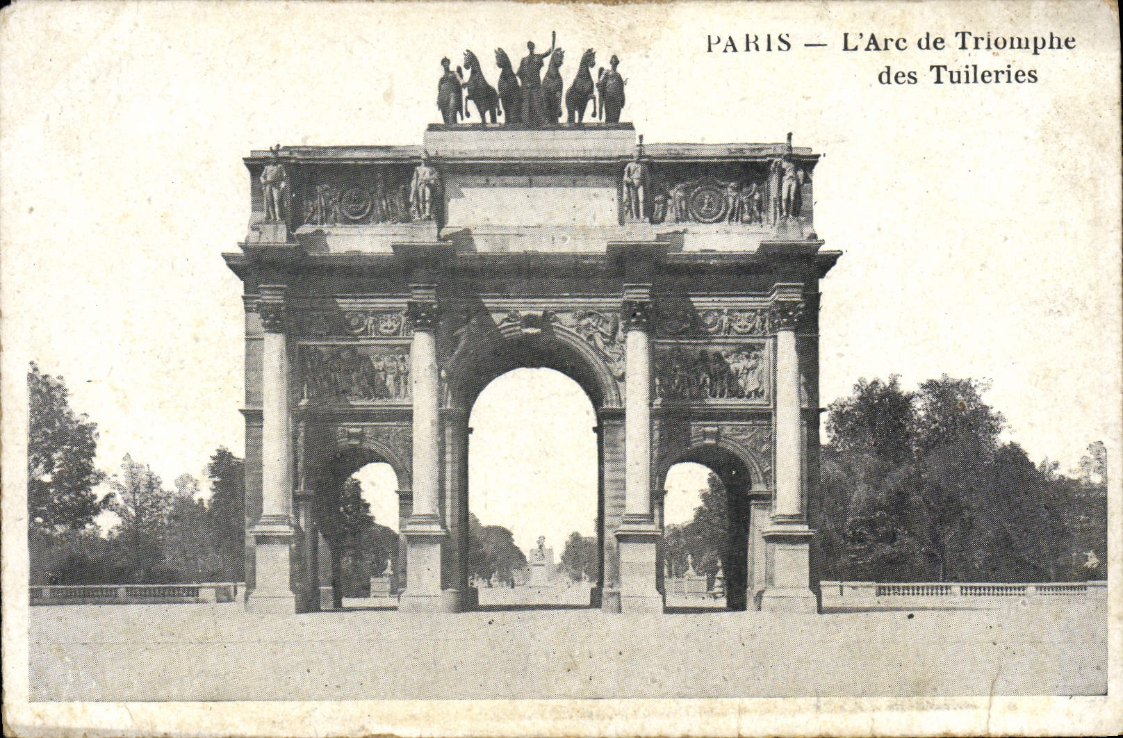 VINTAGE POSTCARD Paris the Arc of the Triumph of Tileries