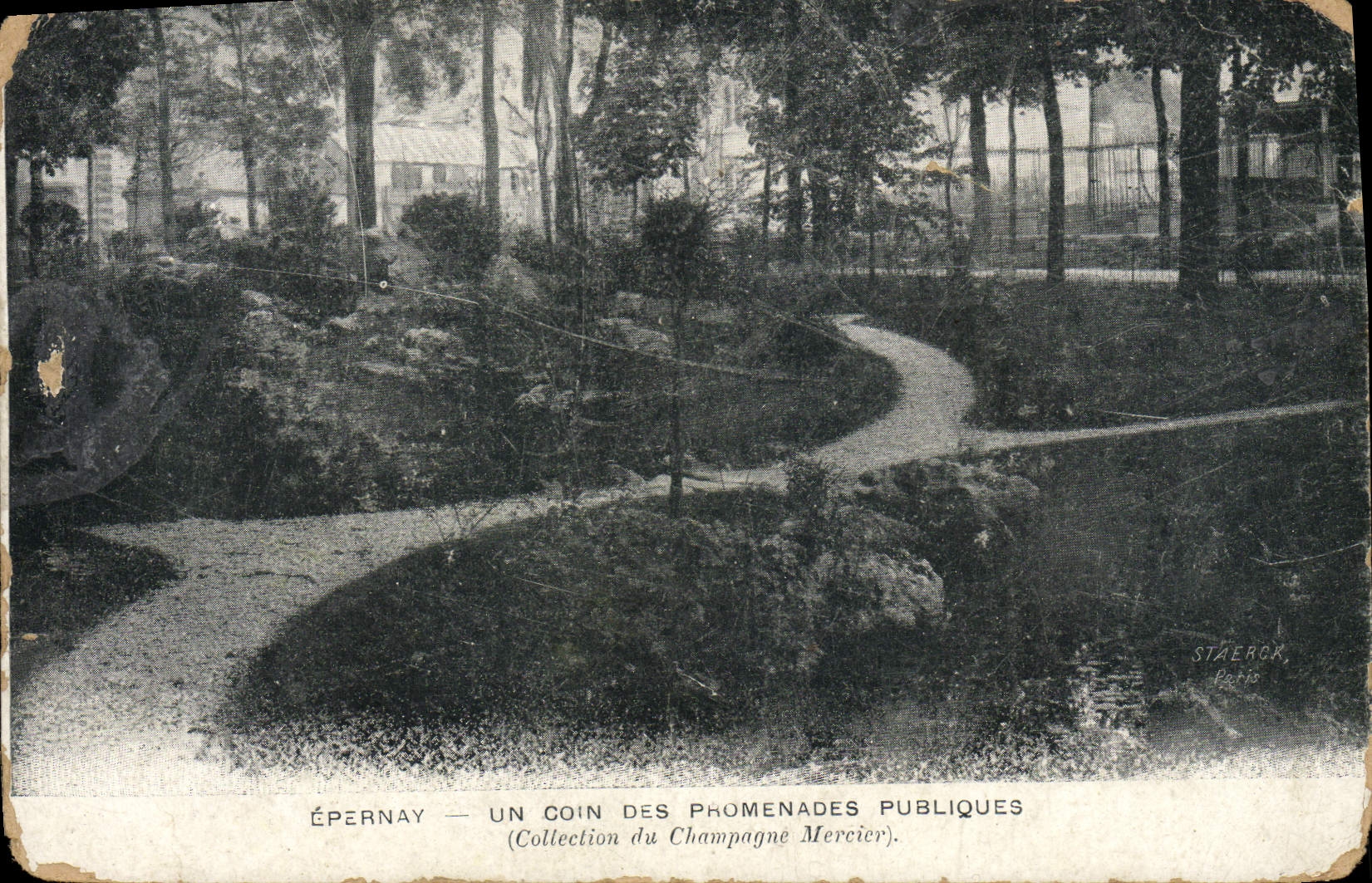 CPA Epernay Un coin des promenades publiques Champagne Mercier