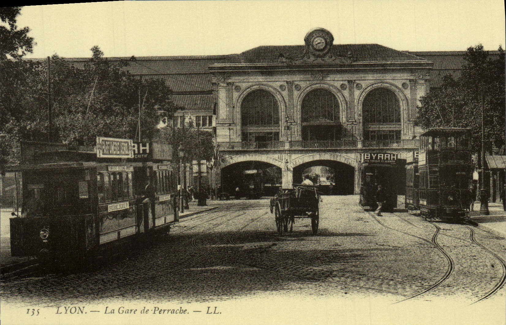Estación de tren de REPRO Lyon De Perrache Tram