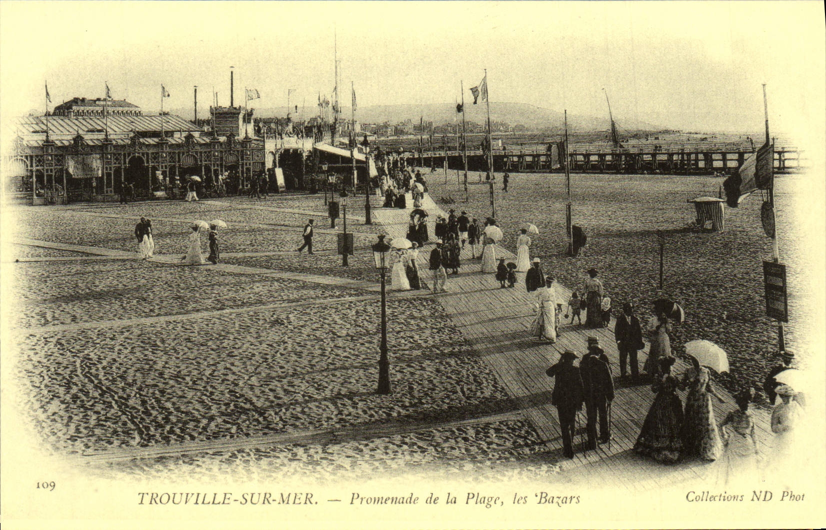 REPRO Trouville Sur Mer Promenade De La Plage Les Bazars