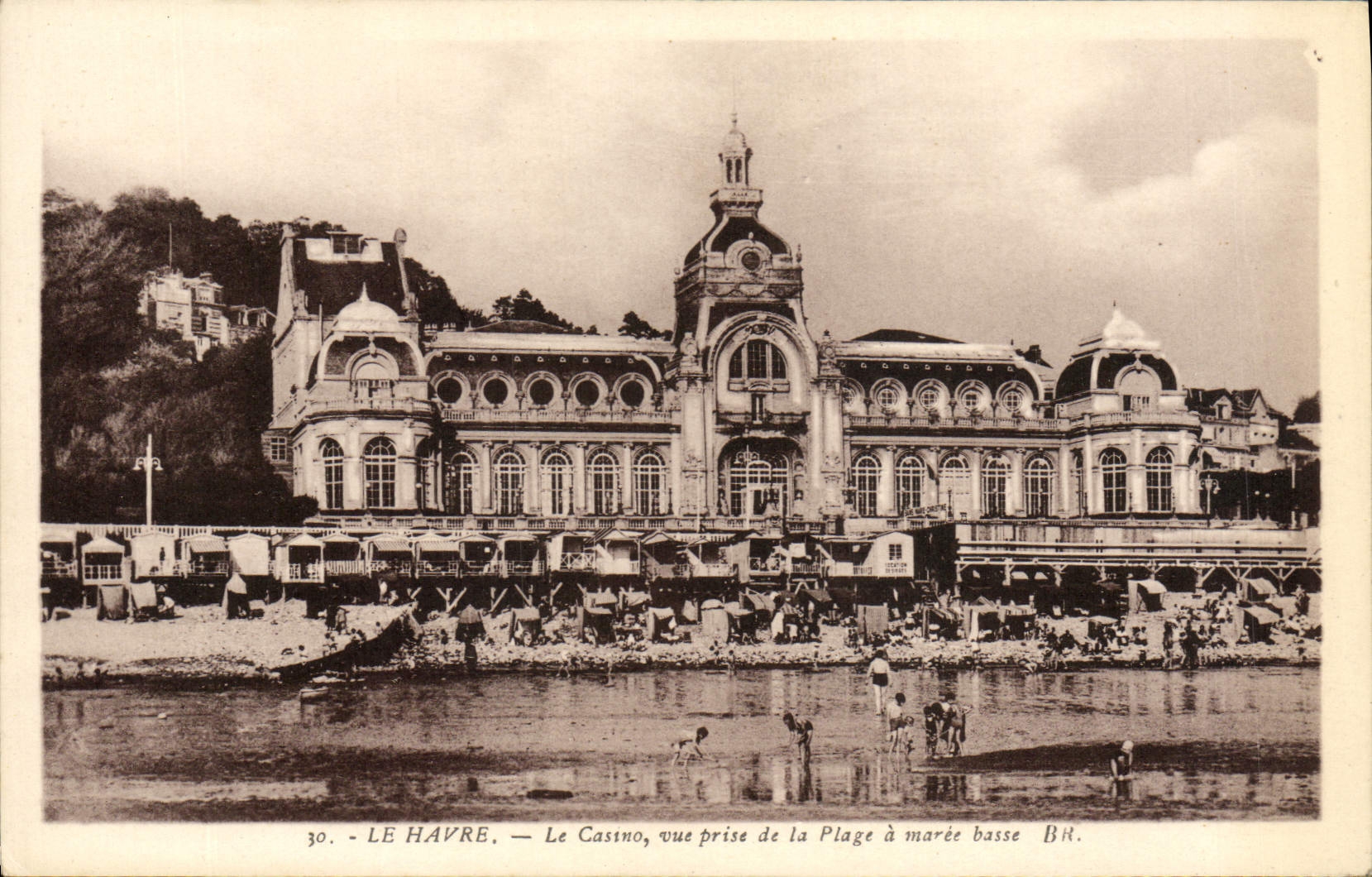 CPA Le Havre Le Cassno vue prise de la plage a maree basse