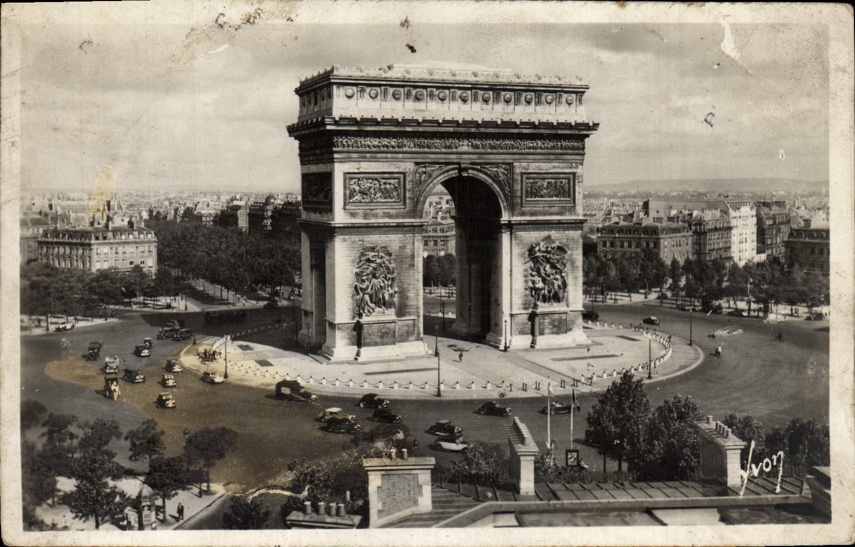 CPM Paris L'Arc de Triomphe de l'Etoile