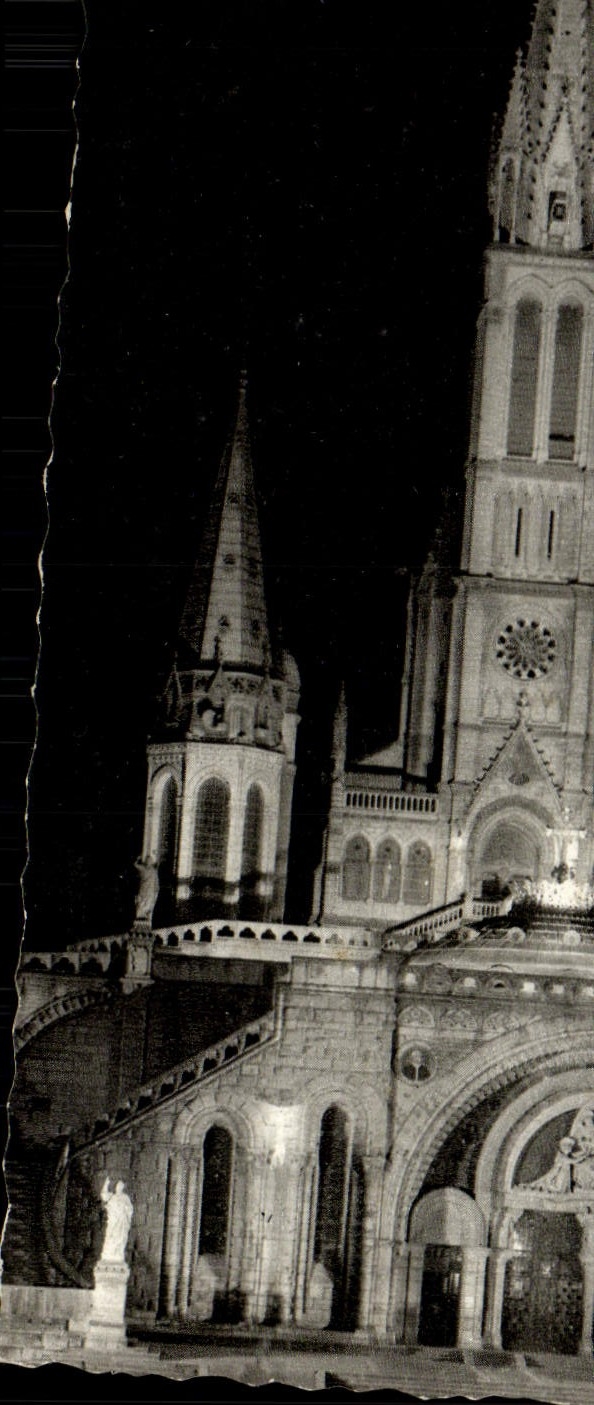 MODERN CARD Heavy the frontage of the Basilica illuminee