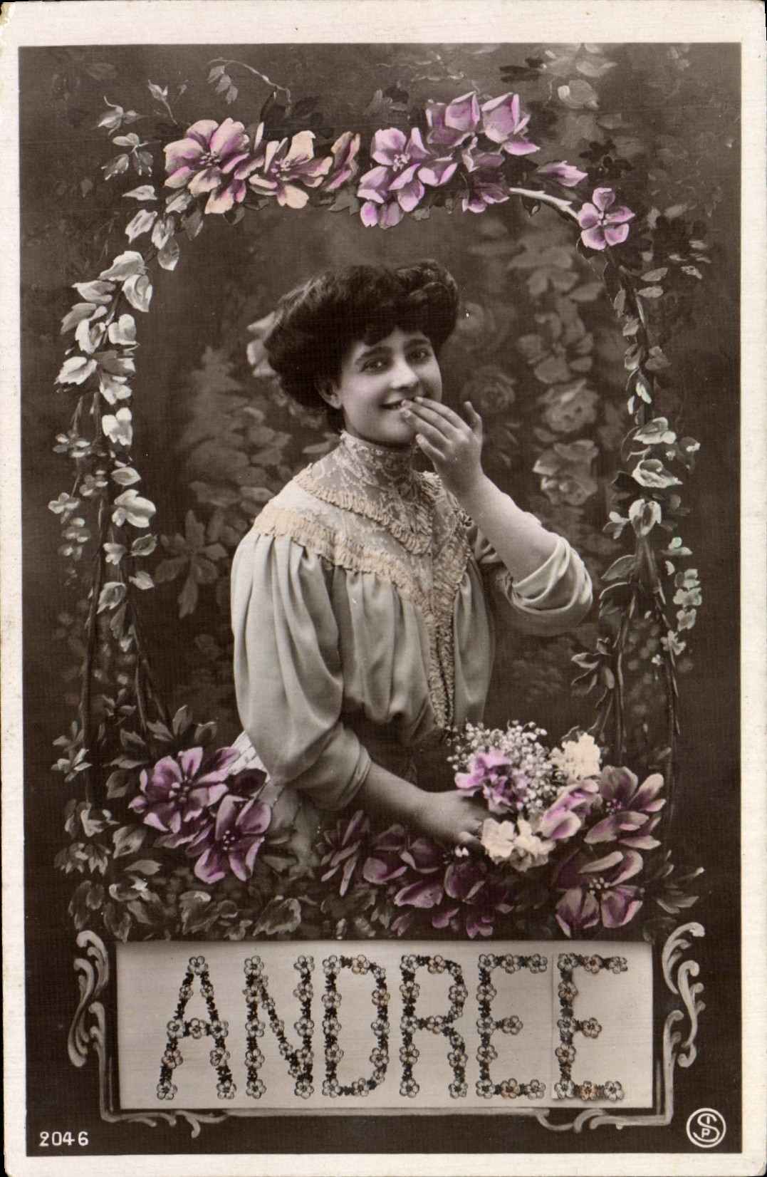 VINTAGE POSTCARD Andree Femme