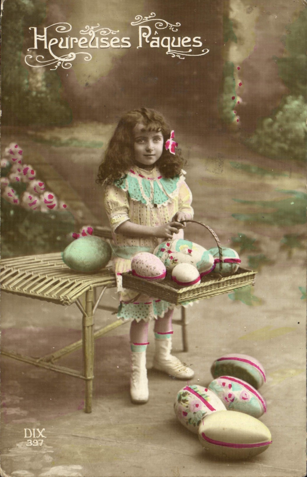 VINTAGE POSTCARD Fantasy Child Happy Easter