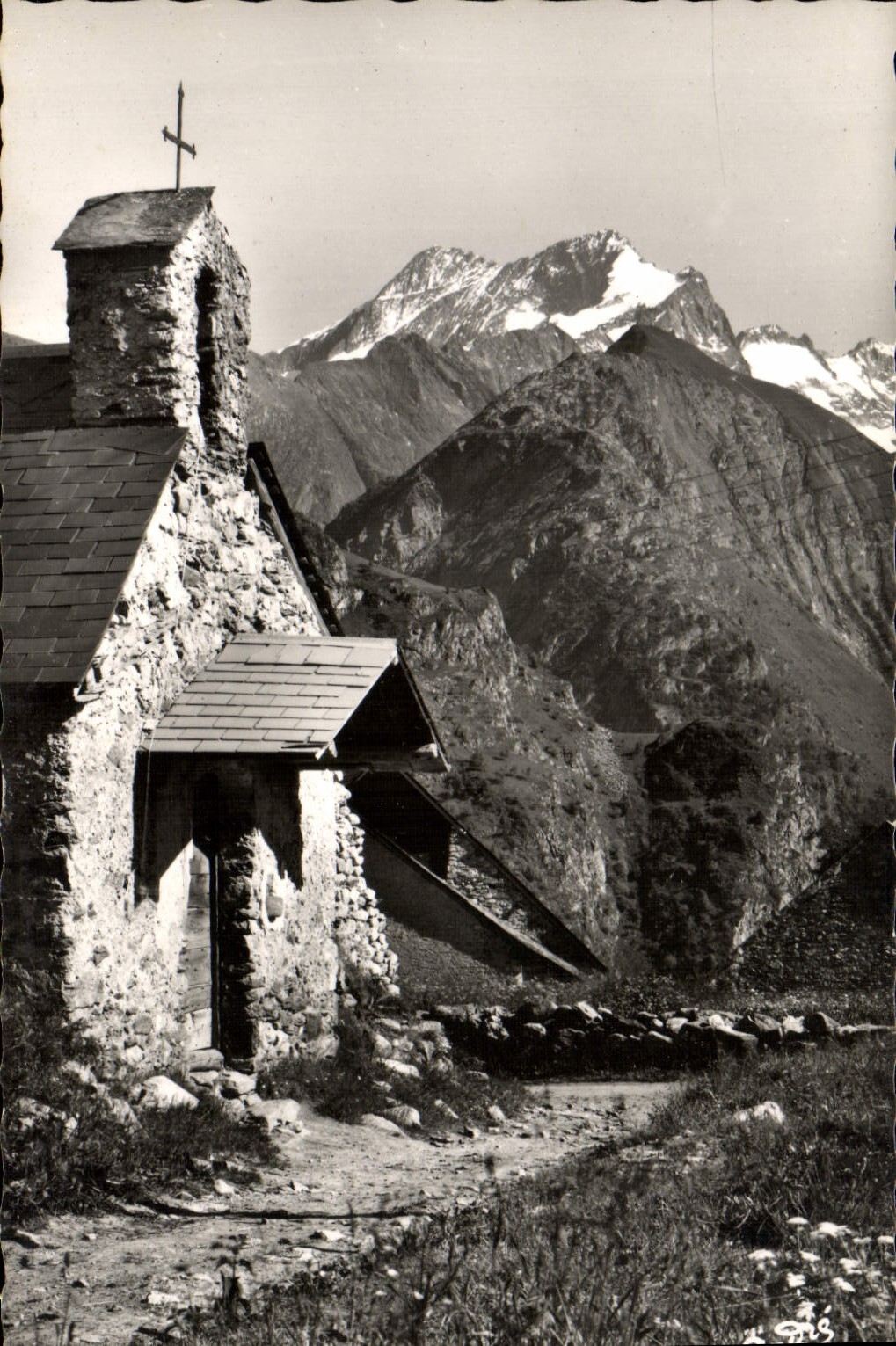 CPM Paysages Alpestres Chapelle La Haute montagne