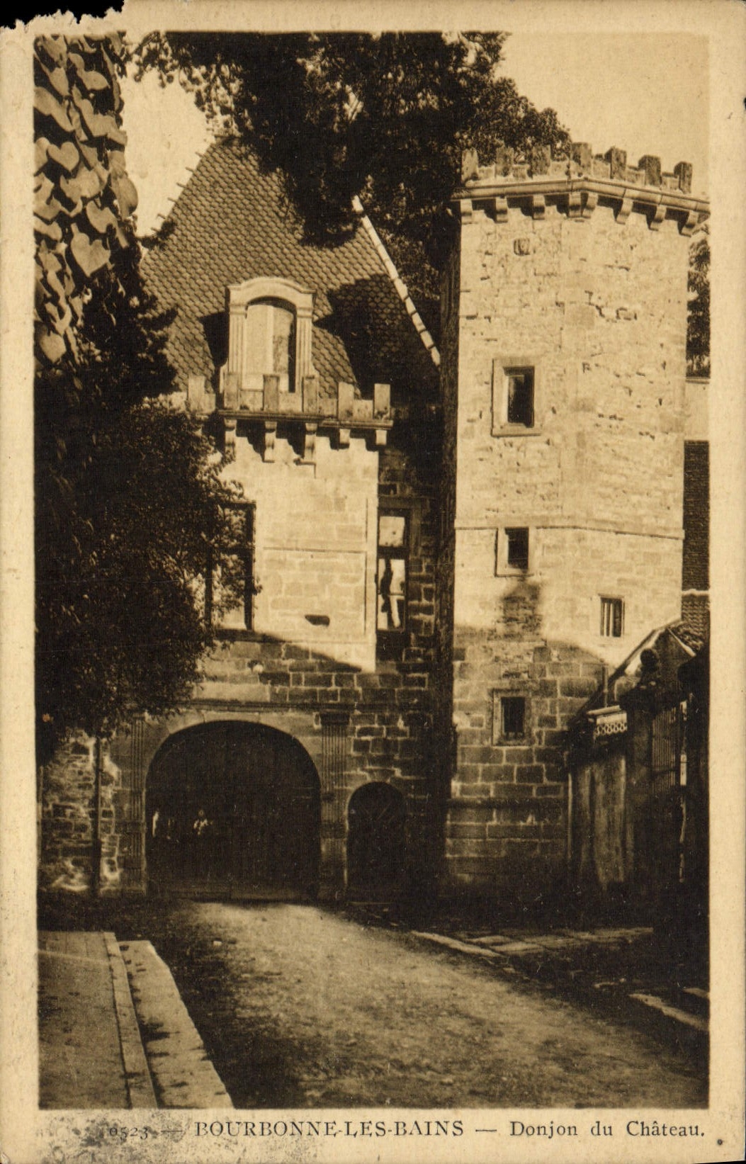 CPA Bourbonne Les Bains Donjon Du Chateau