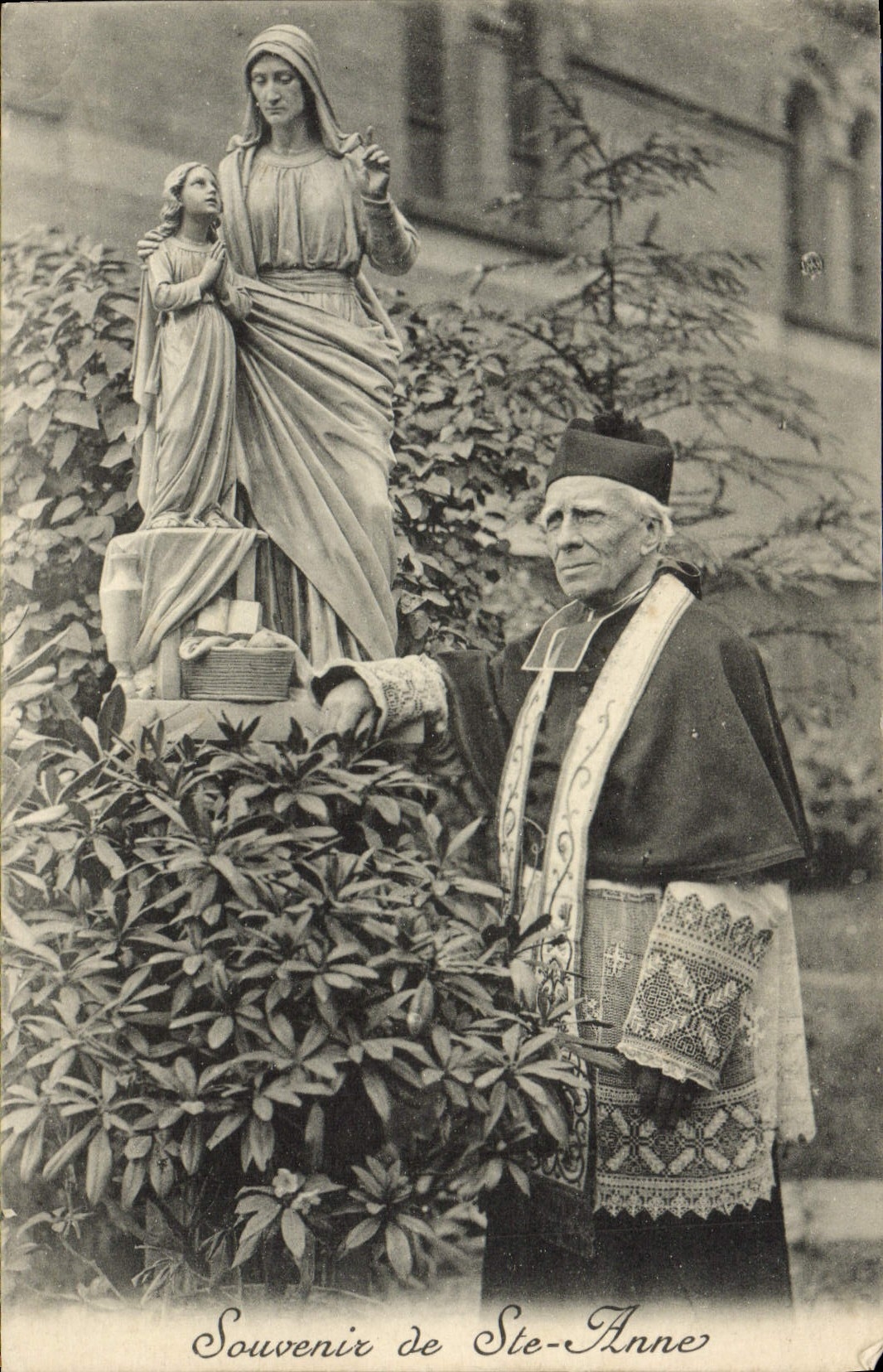CPA Souvenir De Ste Annee Homme Religieux