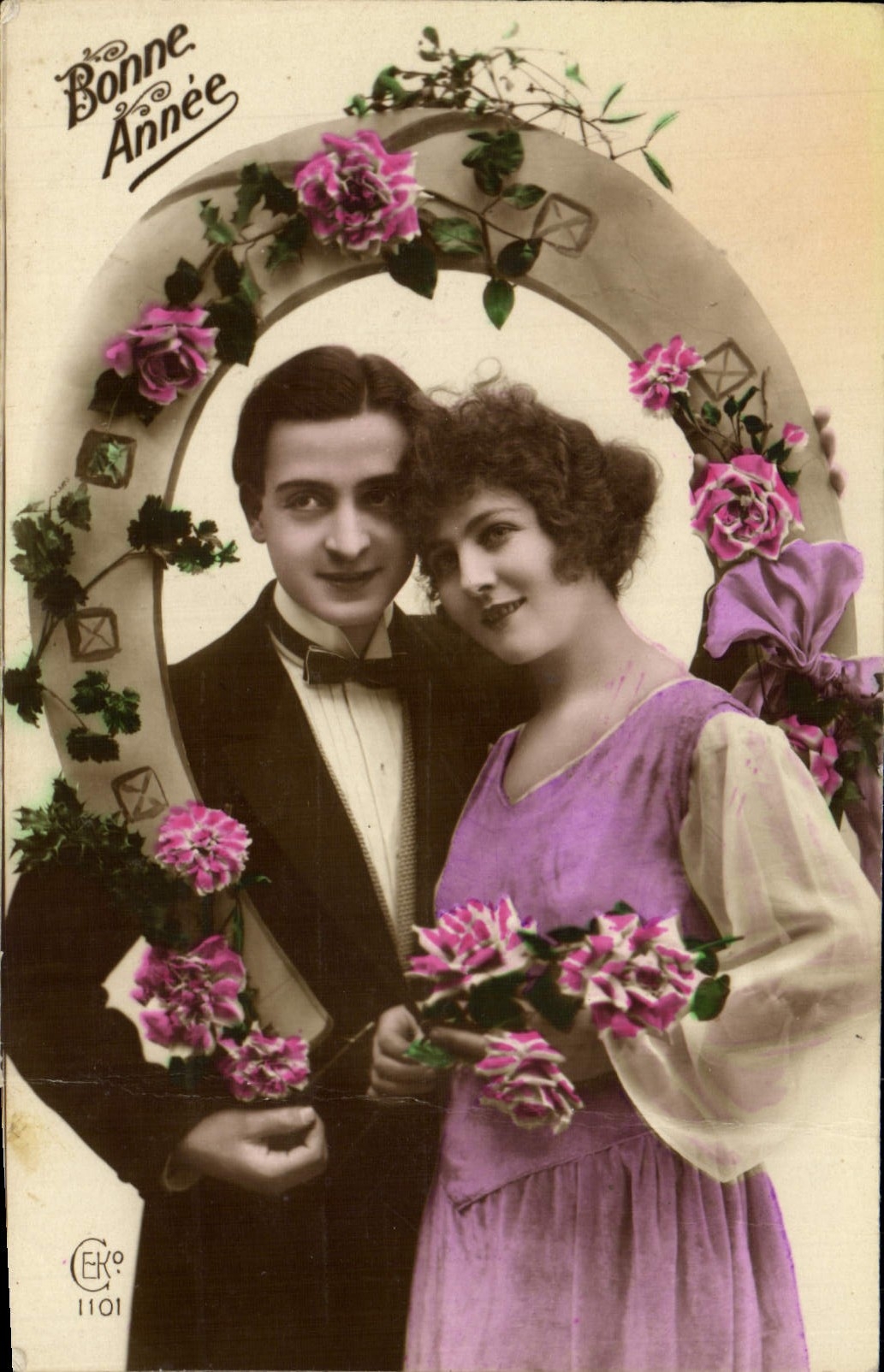 CPA Fantaisie Femme Bonne Annee Fer a cheval