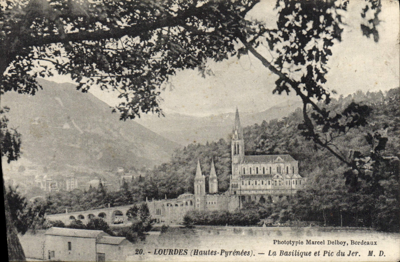 VINTAGE POSTCARD Heavy the Basilica And Peak Of Jer