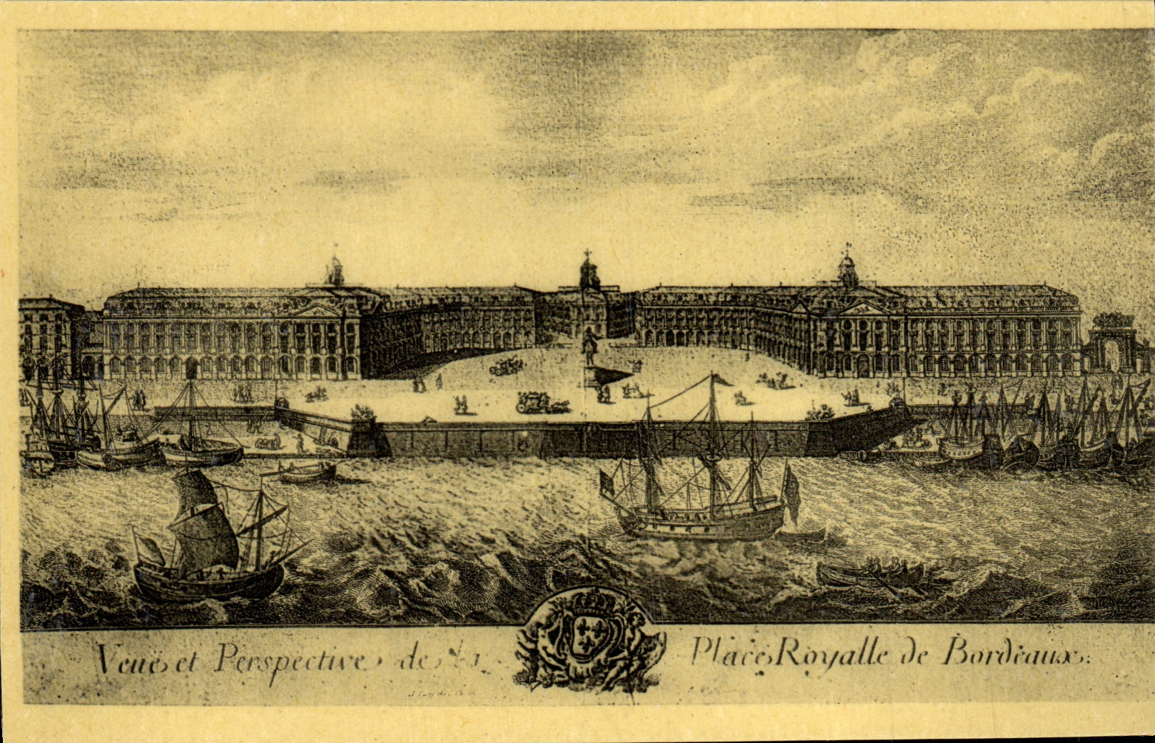 CPA Vue Perspective De La Place Royale Bordeaux