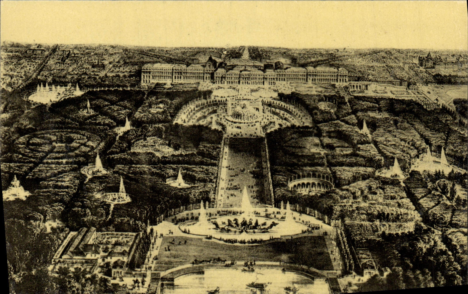 VINTAGE POSTCARD Panoramic View Of the Castle And the Versailles Gardens