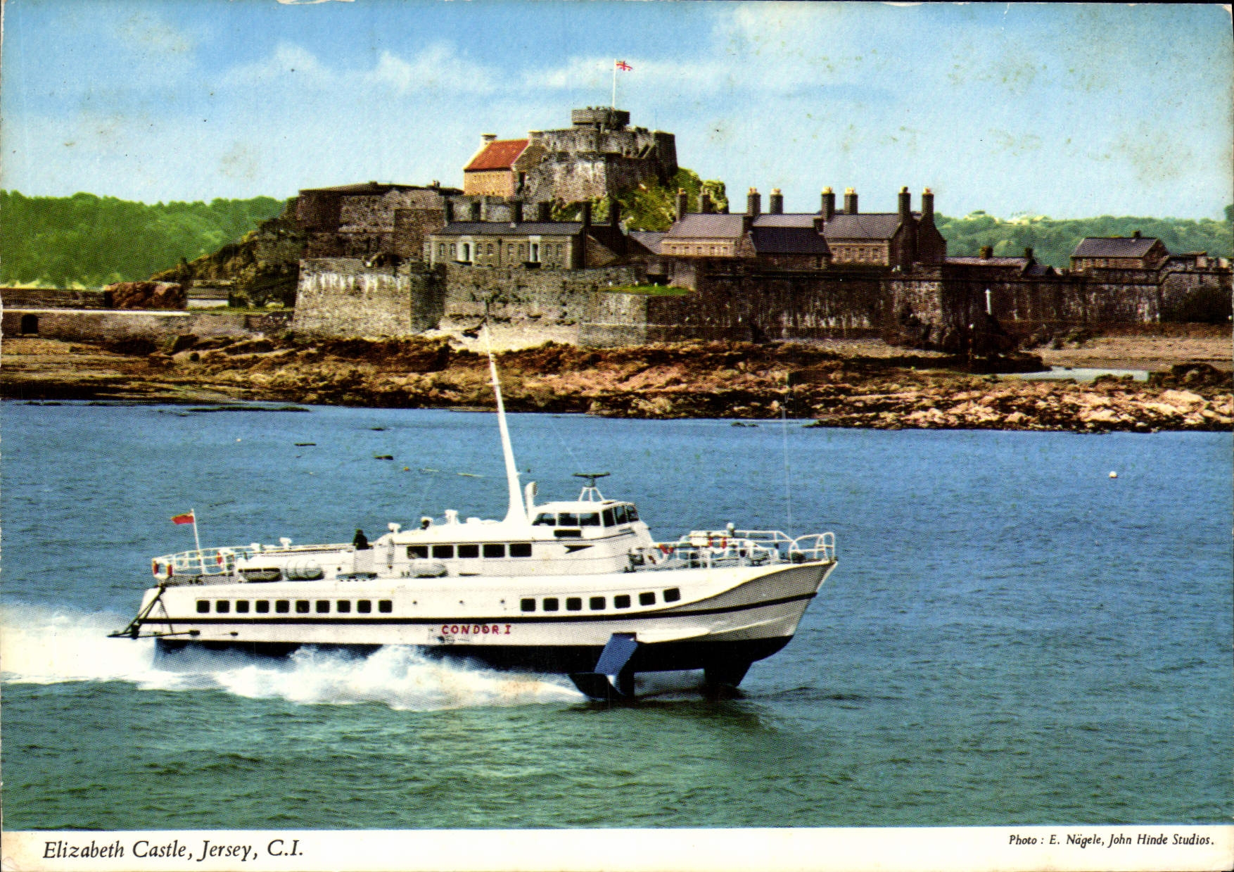 CPM Elisabeth Castle Jersey Bateau