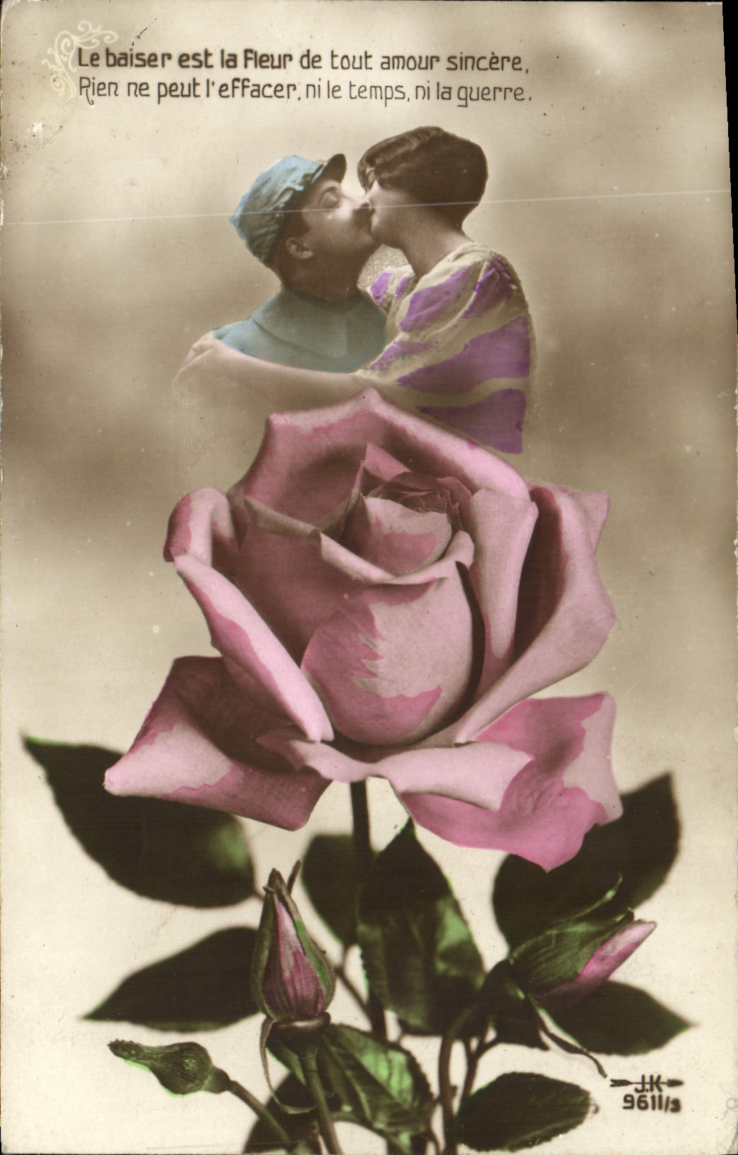 CPA Fantaisie Fleurs Rose Femme Soldat Poilu Miliaria 