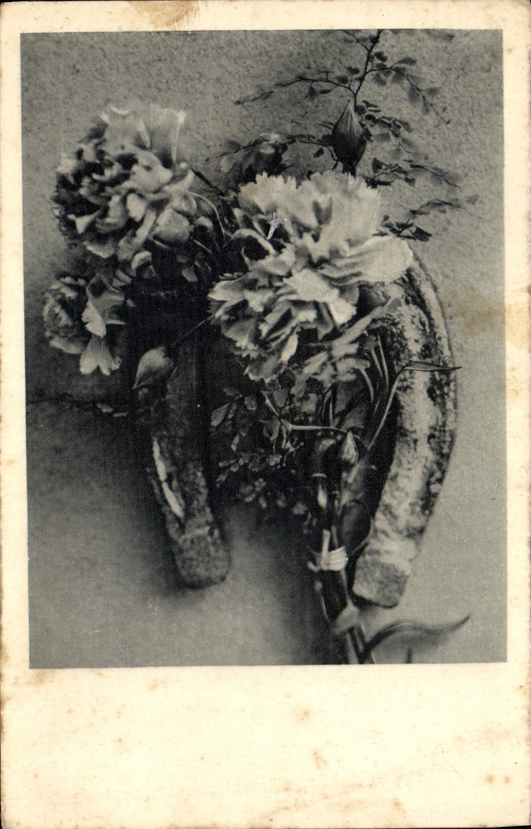 VINTAGE POSTCARD Fantaisie Flowers Horseshoe