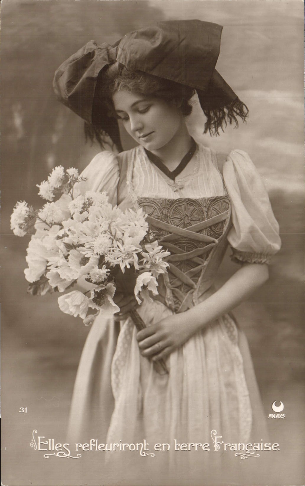 CPA Fantaisie Fleurs Femme Alsace