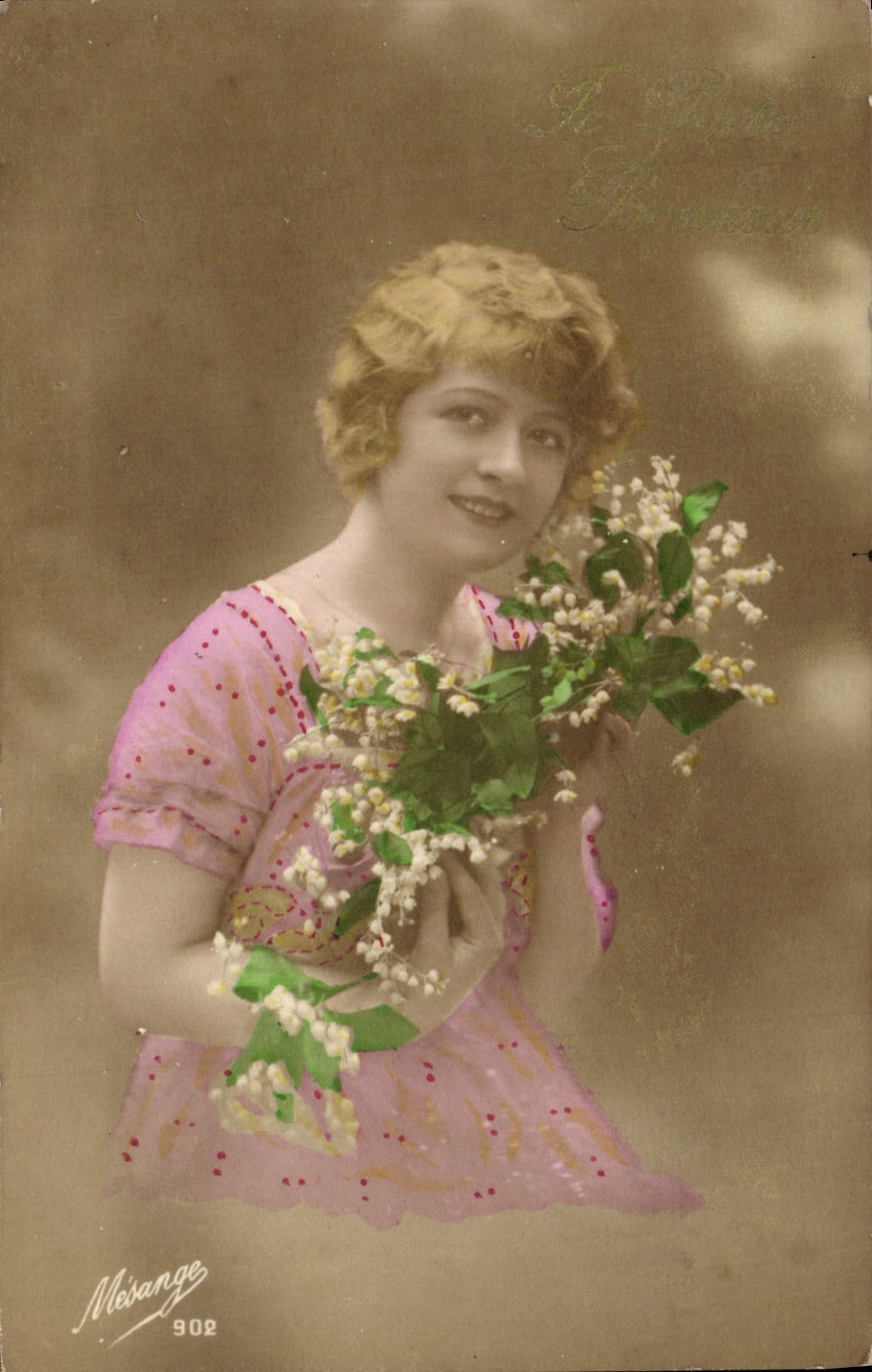 CPA Fantaisie Fleurs Femme Muguet