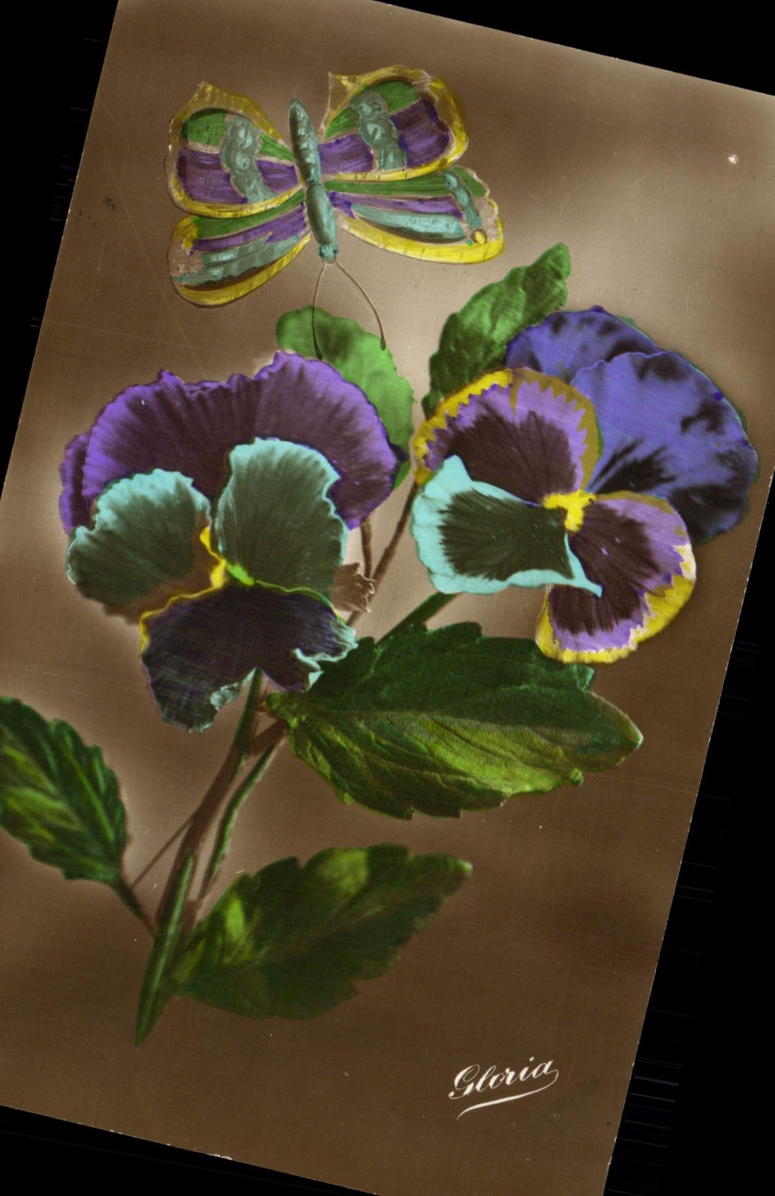 La fantasía de la POSTAL de la VENDIMIA florece la mariposa