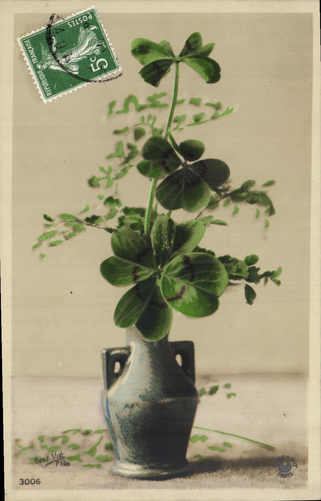 Flores de la fantasía de la POSTAL de la VENDIMIA