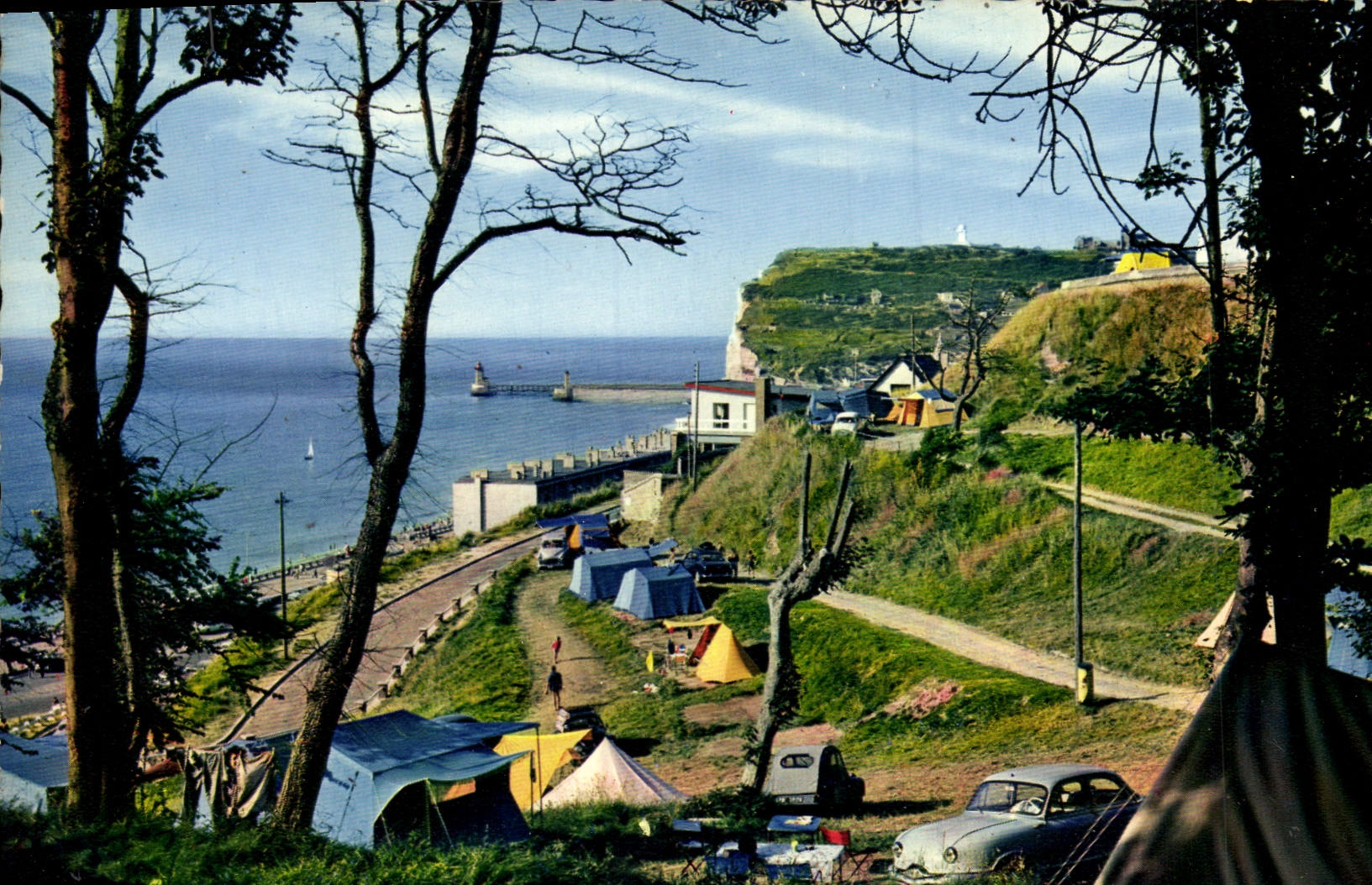 POSTAL MODERNA Fecamp el sitio para acampar