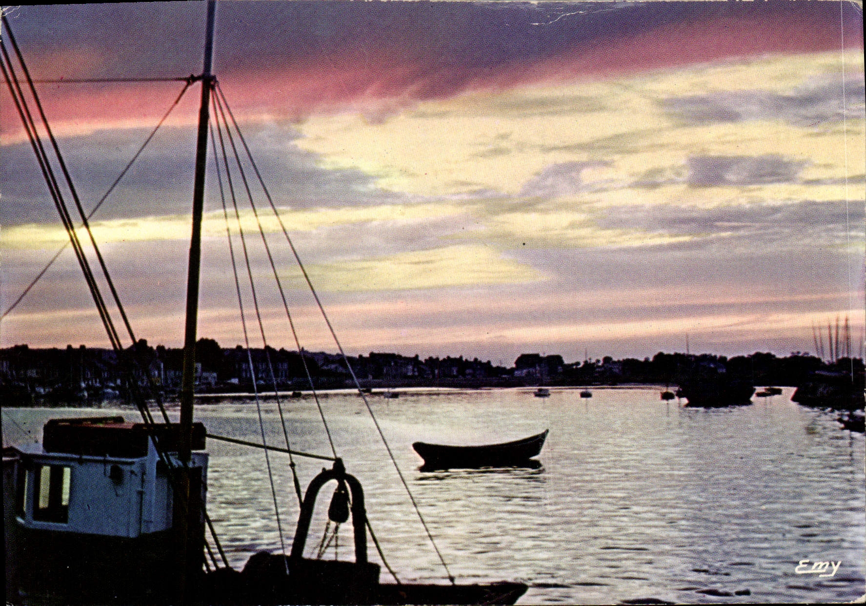 MODERN CARD Twilight on the port Boat