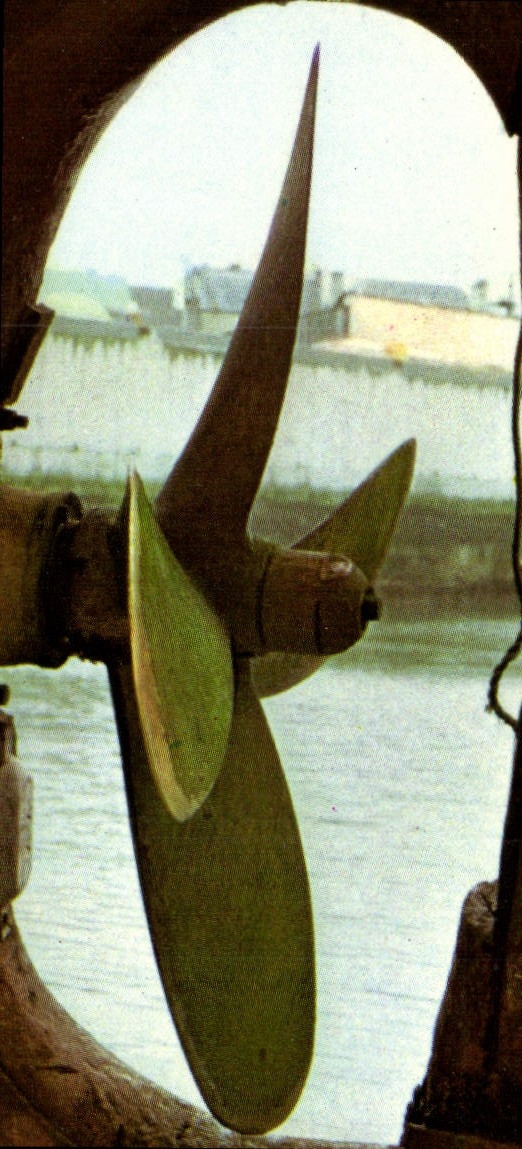 CPM Au Sec Bateau