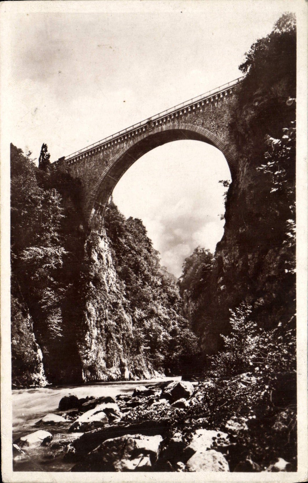 CPM Saint Sauveur Le Pont Napoleon