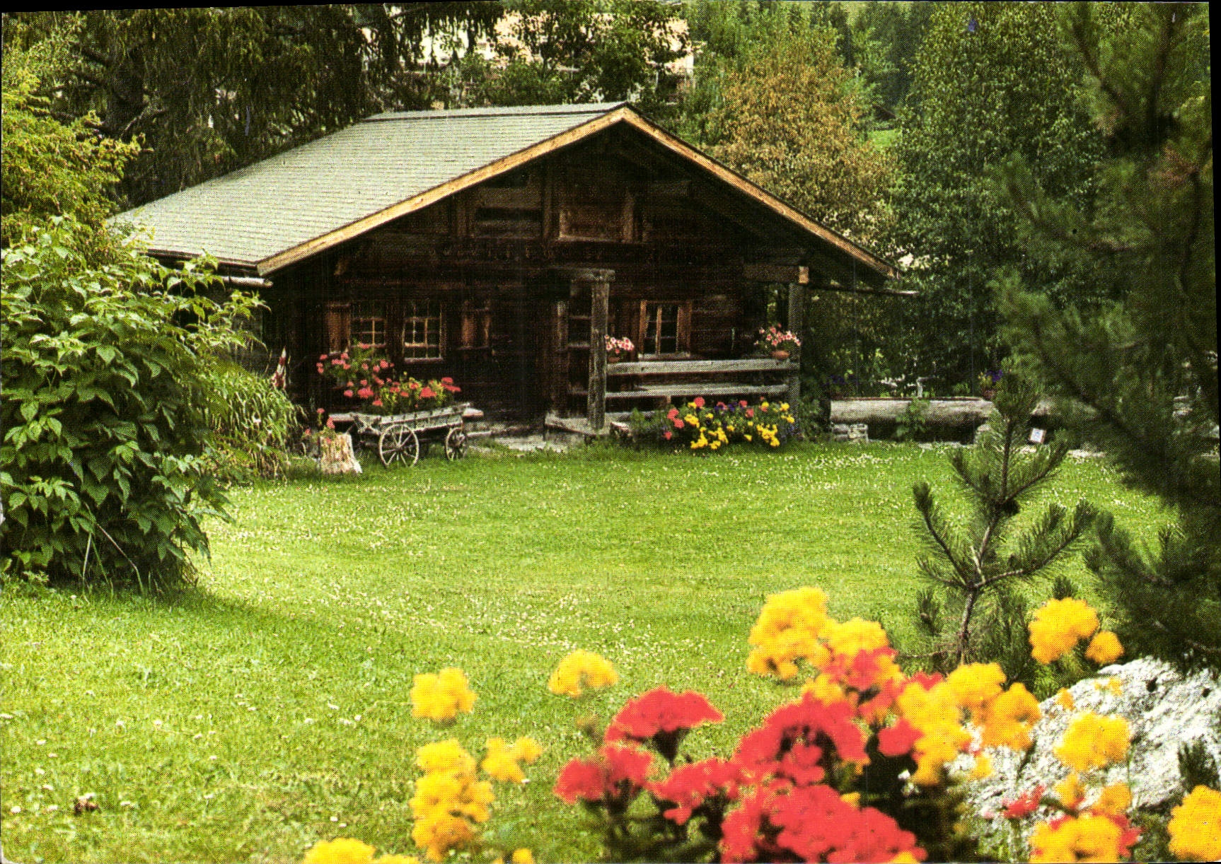 CPM Le Chalet Du Bonheur