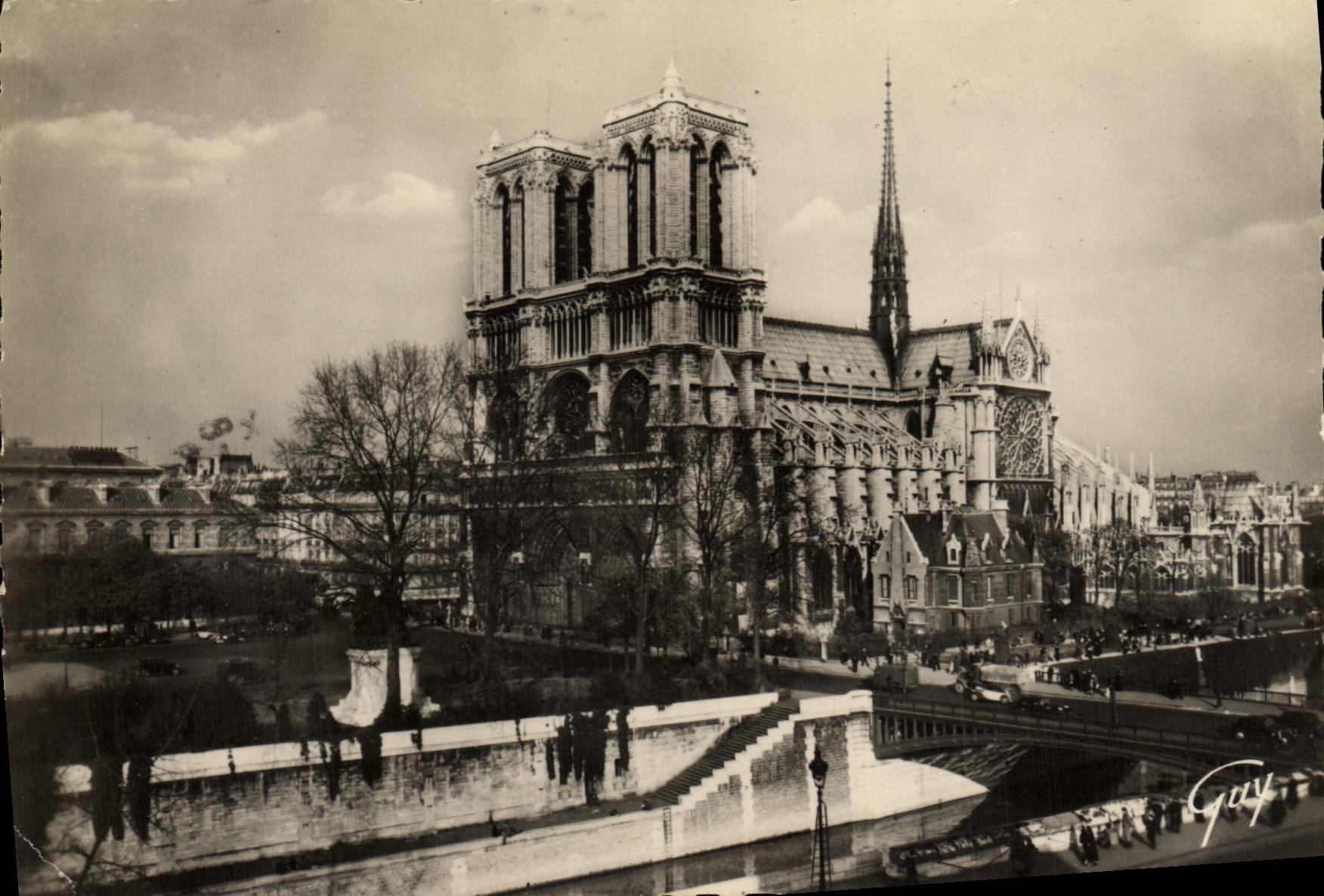 CPM Paris Et Ses Merveilles Notre Dame Vue Densemble cote Sud